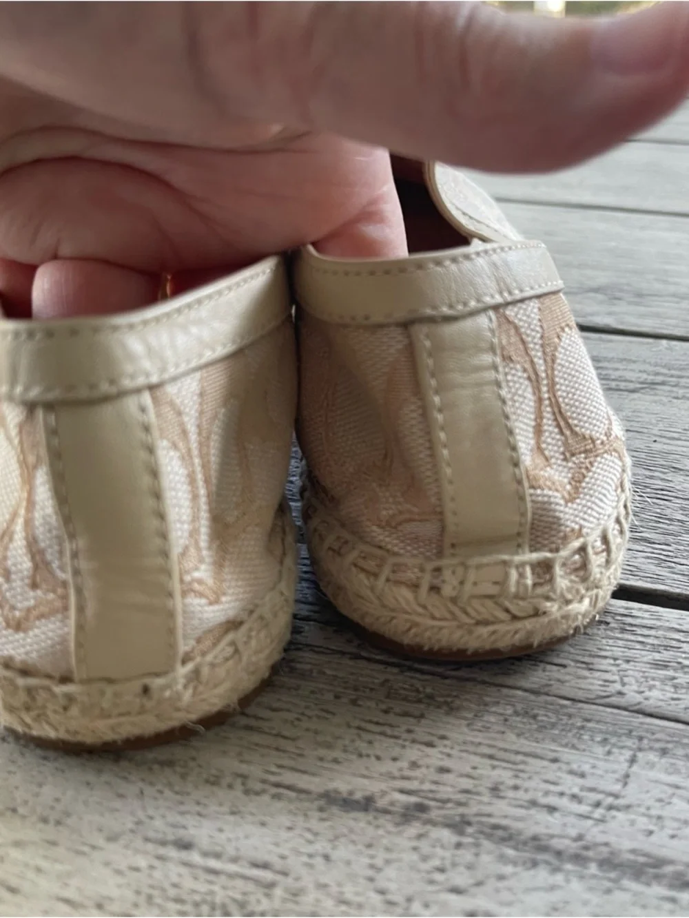Coach Casey Tan Gold Signature Jacquard Alpargatas Espadrille Flats Size 7
